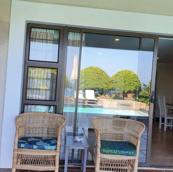 펜션 Dolphins Guest House Umhlanga