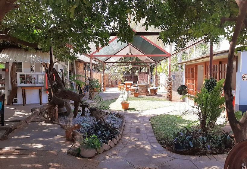 بنسيون Herberg Guest House & Coffee Shop