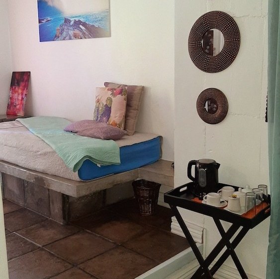 بنسيون Herberg Guest House & Coffee Shop