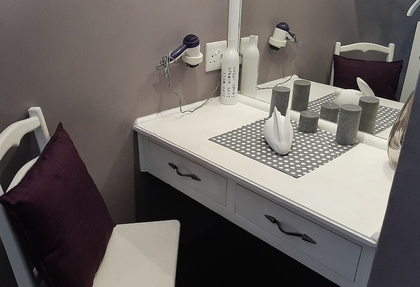 بنسيون Herberg Guest House & Coffee Shop