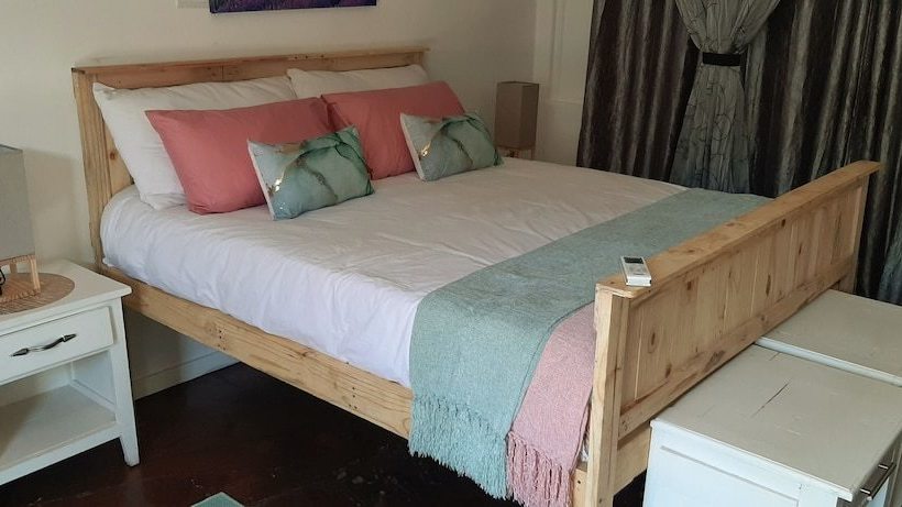 بنسيون Herberg Guest House & Coffee Shop