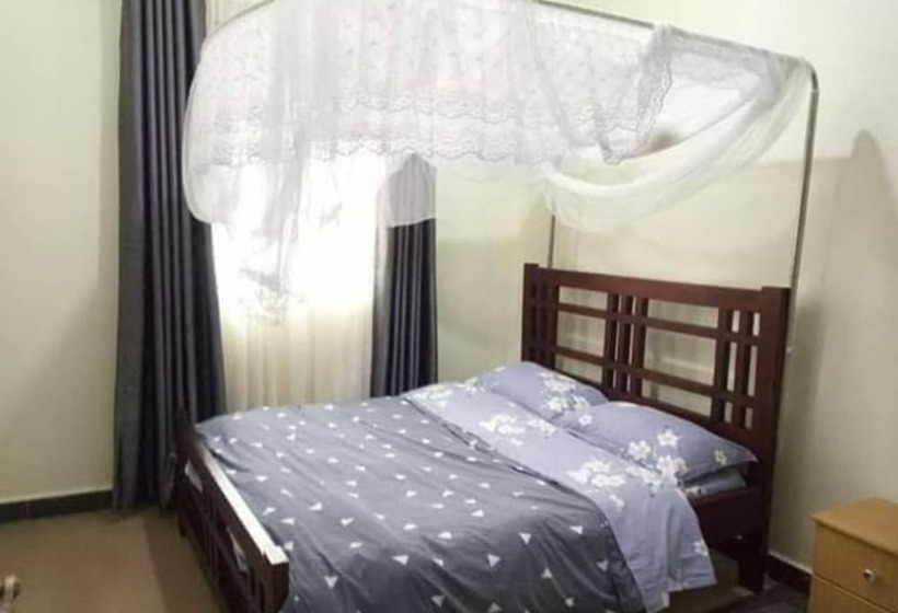 پانسیون King Charles Empire