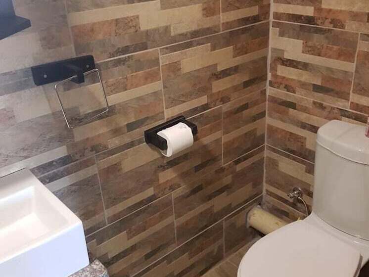 פנסיון La Lucia Guest House