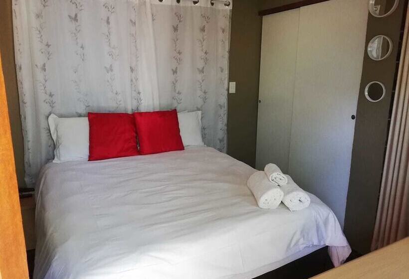 פנסיון La Lucia Guest House