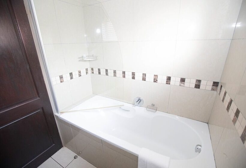 פנסיון Masana Lodge