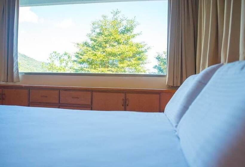 پانسیون Pine Garden Family Villa