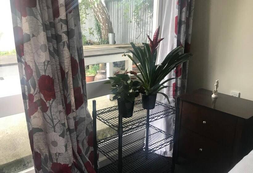 פנסיון Prodigal Daughter Gourmet Lodge