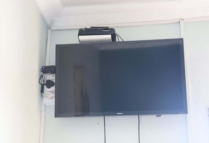 ペンション Roba Monakedi Guest Lodge