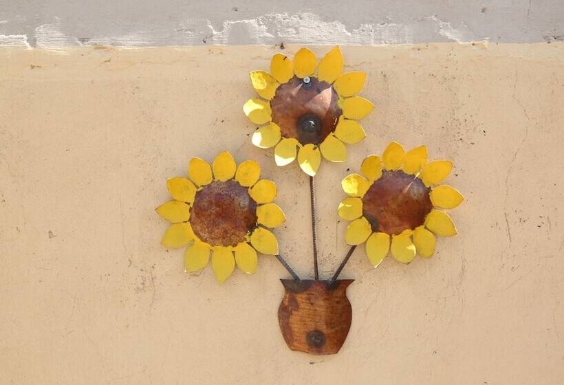 ペンション Roba Monakedi Guest Lodge