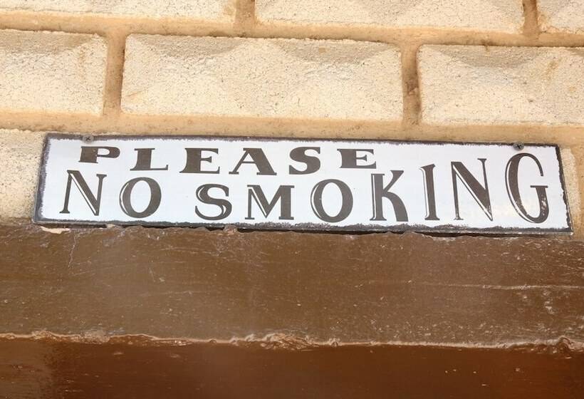 ペンション Roba Monakedi Guest Lodge