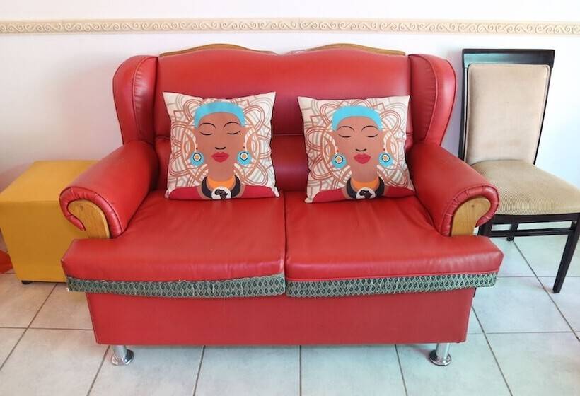 ペンション Roba Monakedi Guest Lodge