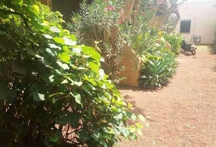 Pensiune Universal Trade