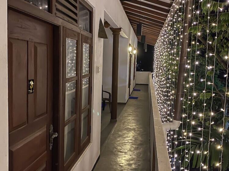 פנסיון Westeros House