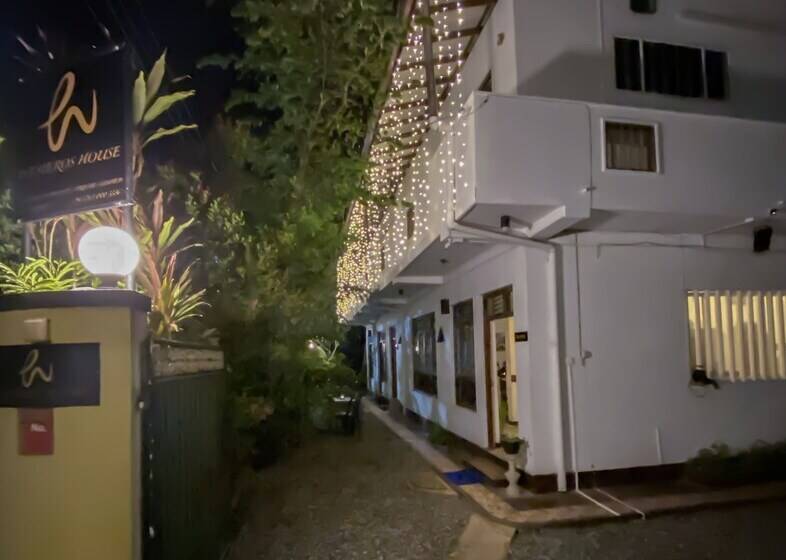 פנסיון Westeros House