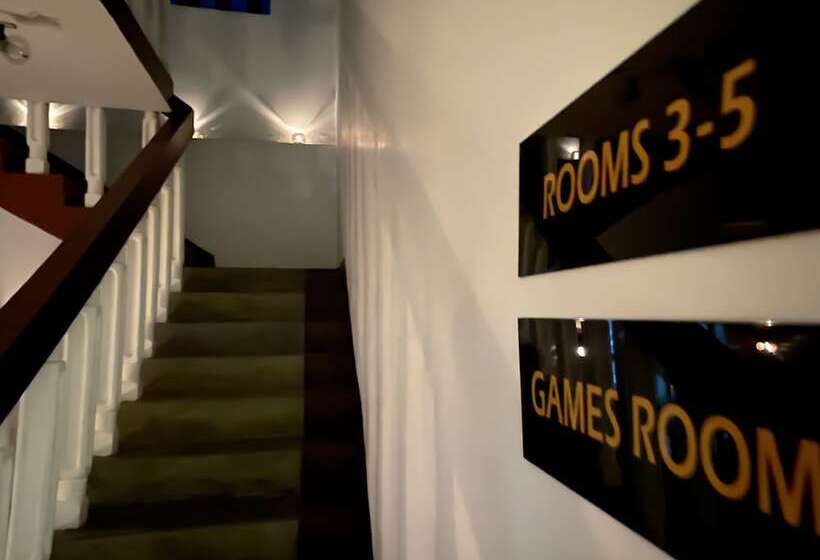 פנסיון Westeros House