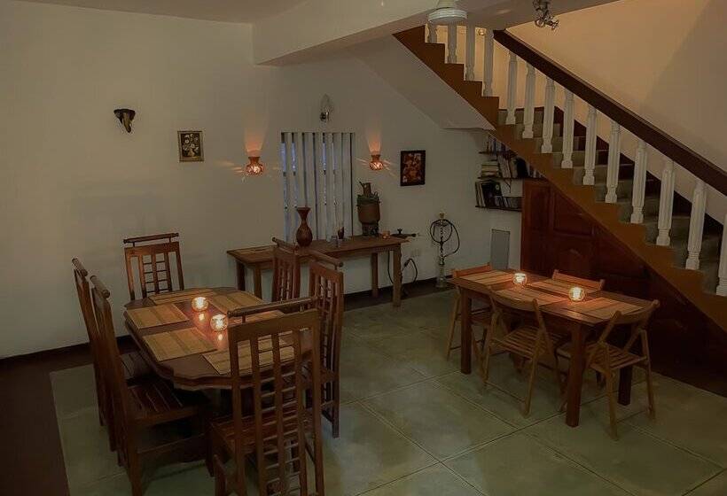 פנסיון Westeros House