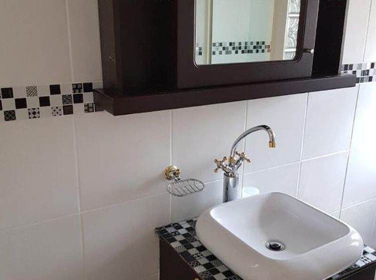 Пансион Whara Whara Guest House