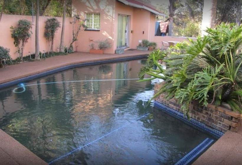 Пансион Whara Whara Guest House