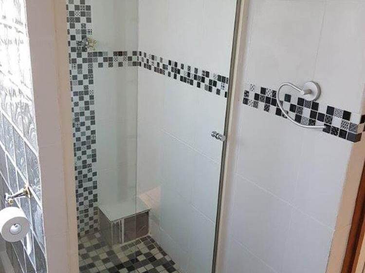 Пансион Whara Whara Guest House