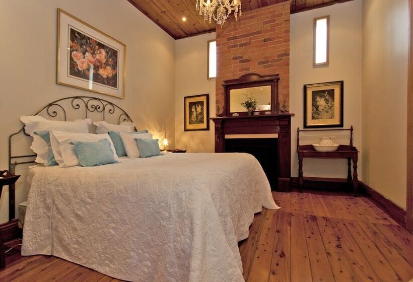 Rose Cottage   Historic Luxury