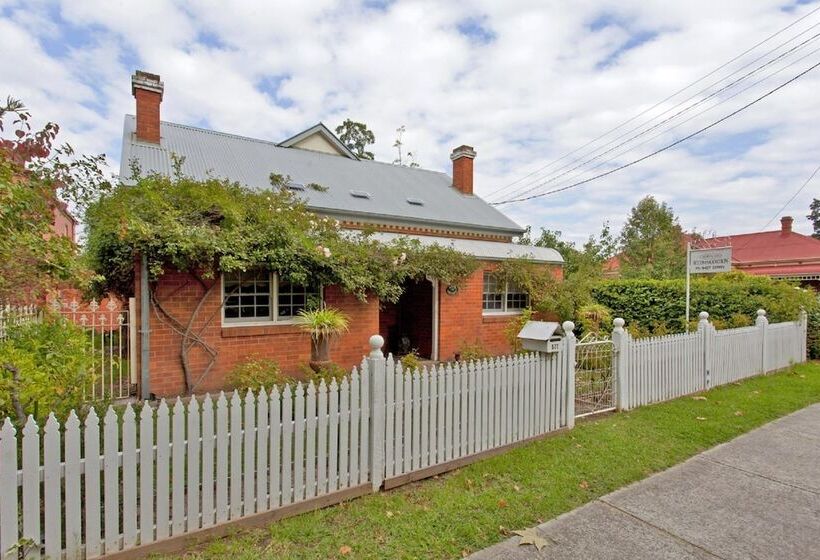 Rose Cottage   Historic Luxury