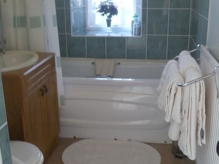 Garden Cottage & Granary