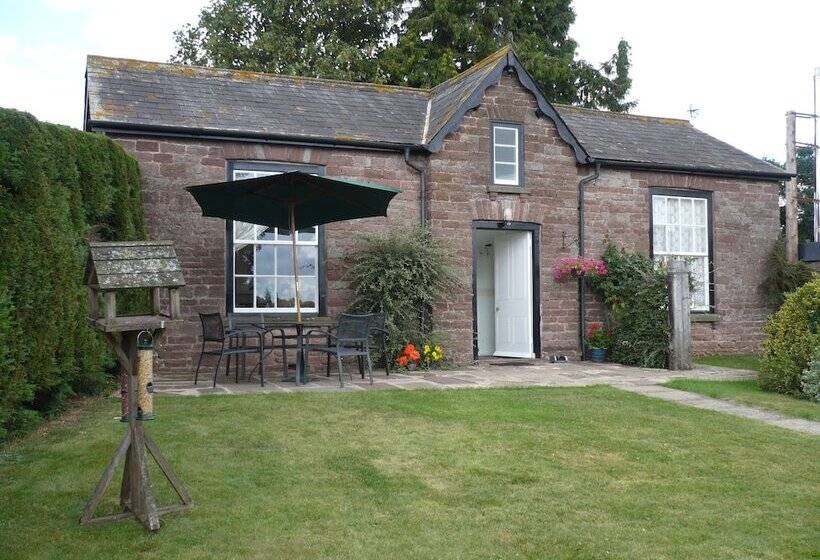 Garden Cottage & Granary