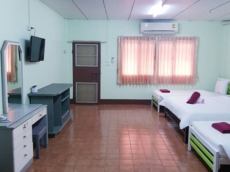 ペンション Jr Guest House