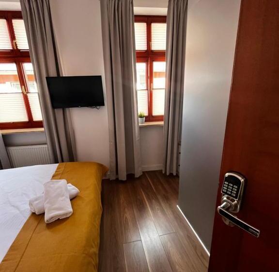 פנסיון Tcz Mokra