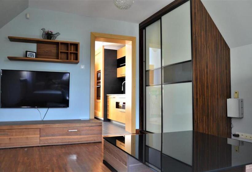 פנסיון Tcz Mokra