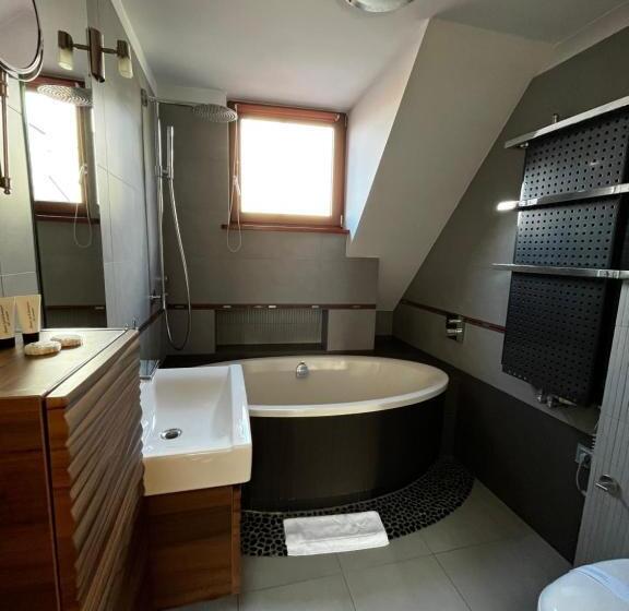 פנסיון Tcz Mokra