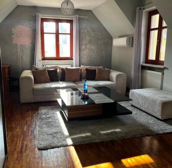 פנסיון Tcz Mokra