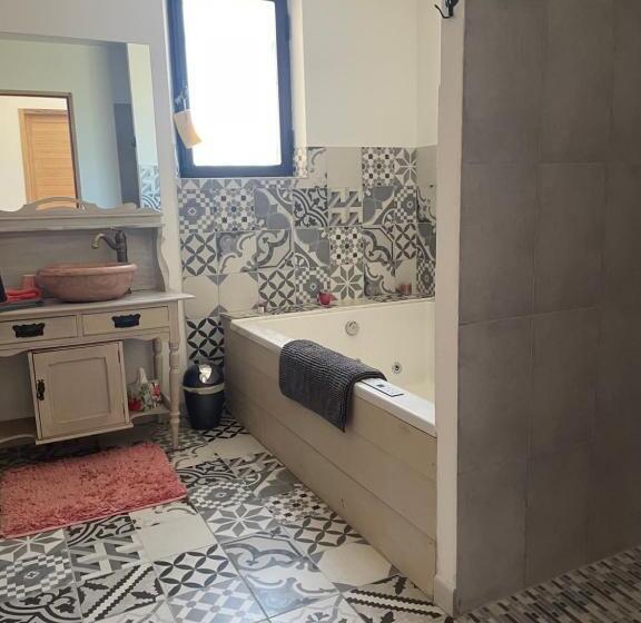 ベッドアンドブレックファースト Côté Dentelles