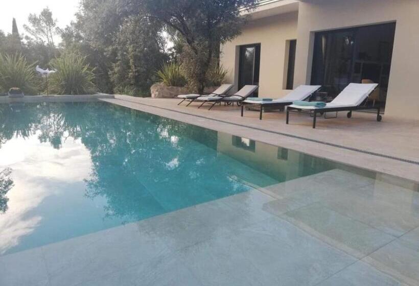 مبيت وإفطار La Villa Kallisté