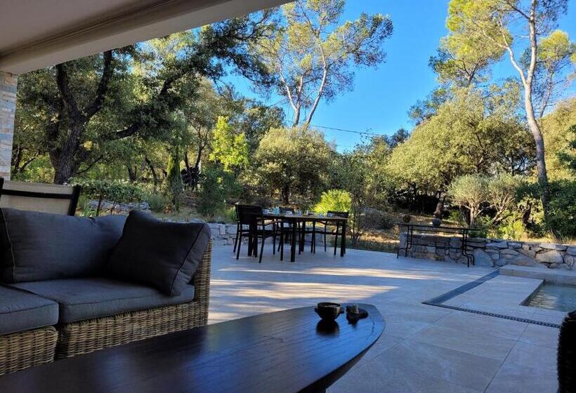 مبيت وإفطار La Villa Kallisté