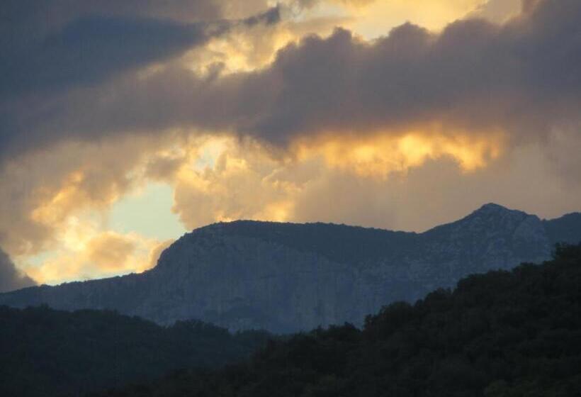 Bed and Breakfast Les Hauts D'issensac