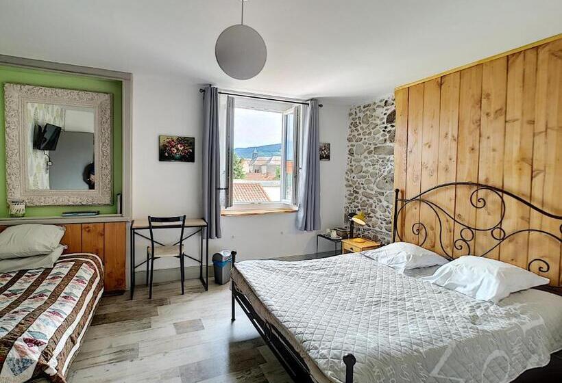 Bed and Breakfast Maison De Ville Au Pied De La Montagne Noire