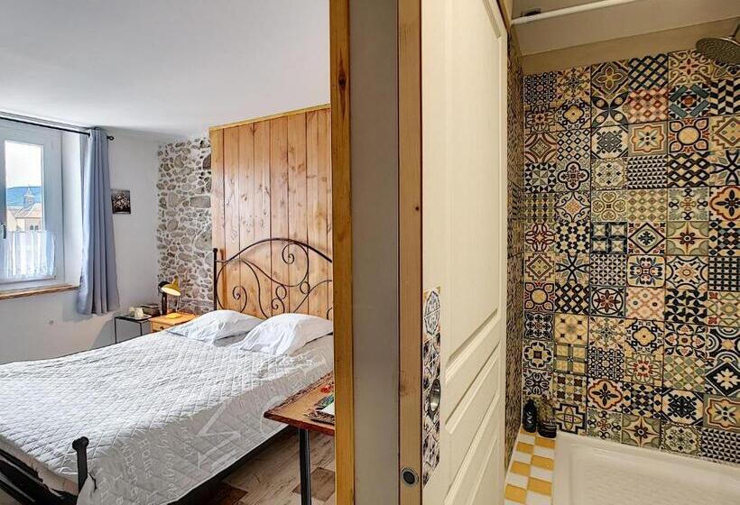 Bed and Breakfast Maison De Ville Au Pied De La Montagne Noire