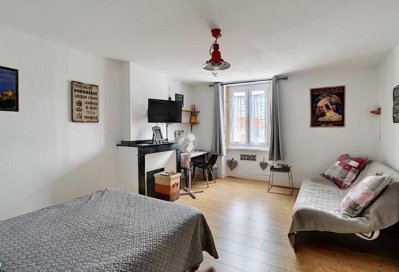 Bed and Breakfast Maison De Ville Au Pied De La Montagne Noire