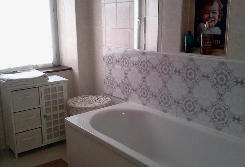 Bed and Breakfast Maison De Ville Au Pied De La Montagne Noire