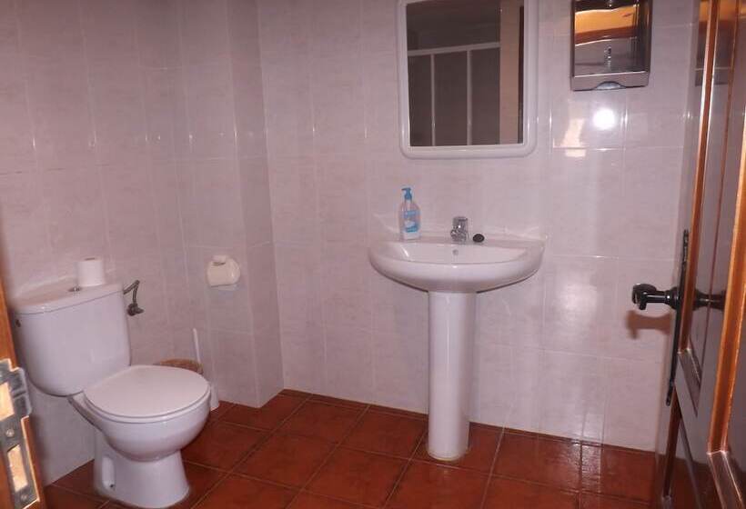 فندق فئة نجمة واحدة La Barbacana