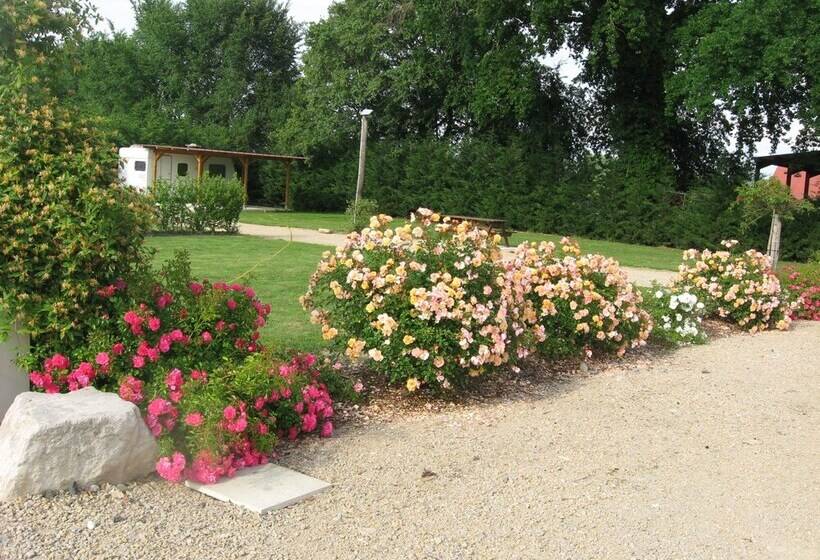 فندق Camping A La Ferme De Cornaton