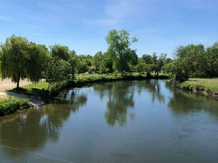 Отель Camping Aubeterre Sur Dronne