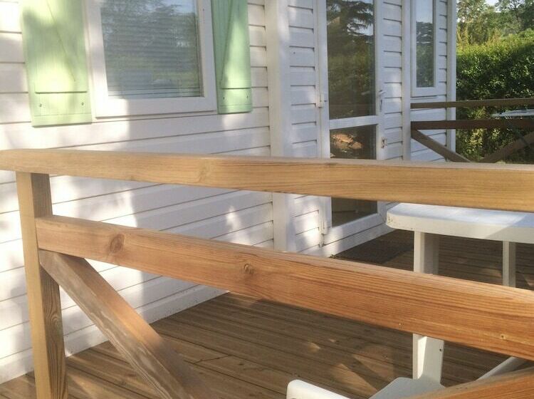 ホテル Tonneau Herbergement Insolite Au Camping Des Nieres