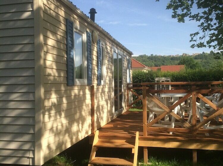 ホテル Tonneau Herbergement Insolite Au Camping Des Nieres