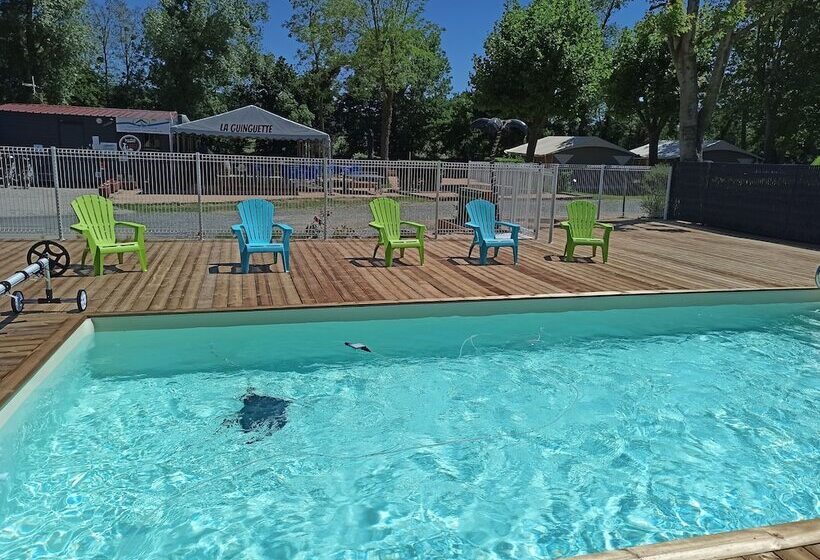 ホテル Tonneau Herbergement Insolite Au Camping Des Nieres