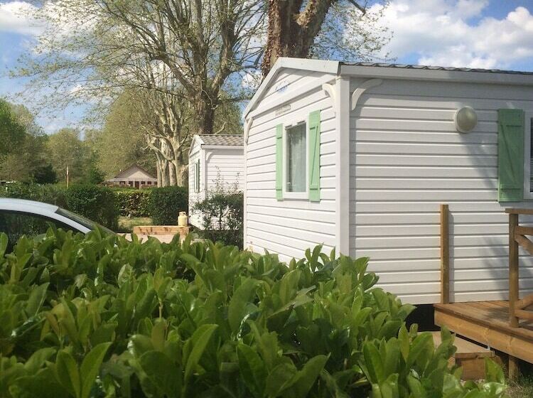 ホテル Tonneau Herbergement Insolite Au Camping Des Nieres