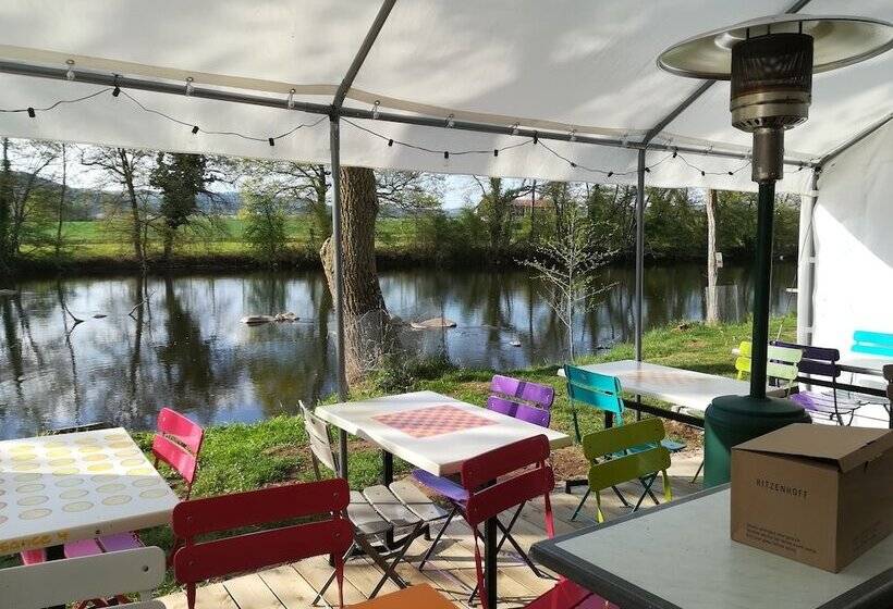 ホテル Tonneau Herbergement Insolite Au Camping Des Nieres