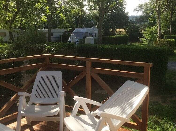 ホテル Tonneau Herbergement Insolite Au Camping Des Nieres