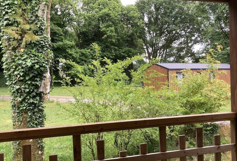 ホテル Camping Le Lac O Fées